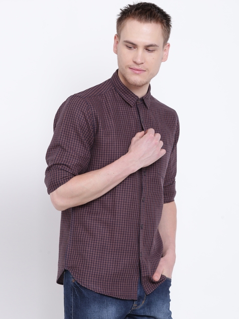 

Numero Uno Men Brown & Navy Blue Slim Fit Checked Casual Shirt