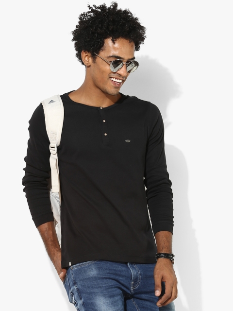 

Numero Uno Men Black Solid Henley Neck T-shirt