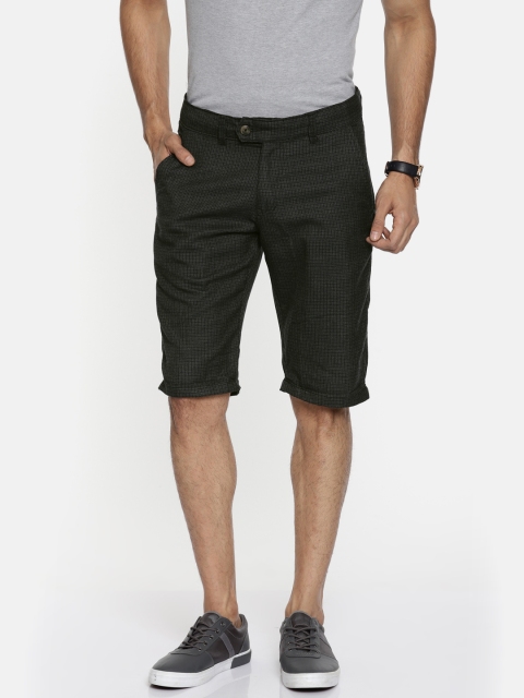 

Sports52 wear Men Grey & Navy Blue Checked Tailored Fit Regular Shorts