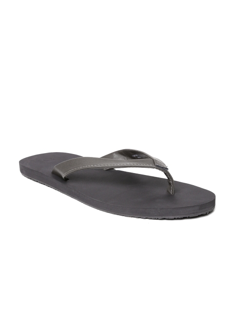 

United Colors of Benetton Men Grey Solid Thong Flip-Flops