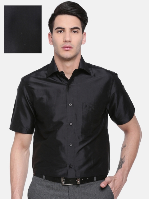 

Khoday Williams Men Black Pure Silk Slim Fit Solid Formal Shirt