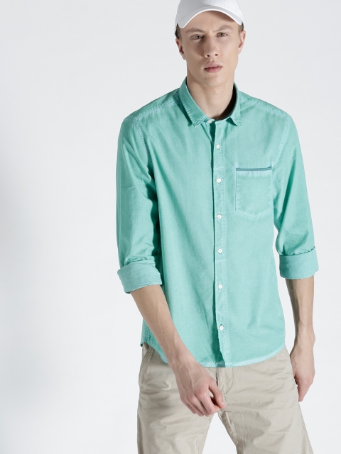 

s.Oliver Men Green Regular Fit Solid Casual Shirt