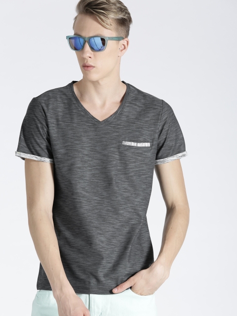 

s.Oliver Men Charcoal Grey Solid V-Neck T-shirt with Slub Effect