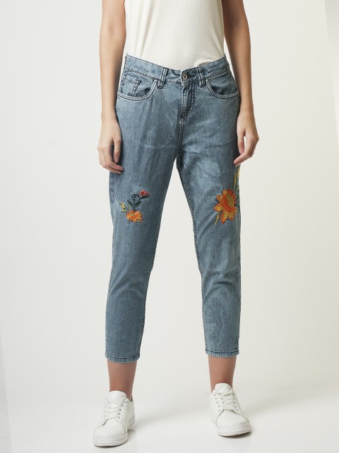 

Blue Saint Women Blue Relaxed Fit Mid-Rise Clean Look Stretchable Jeans