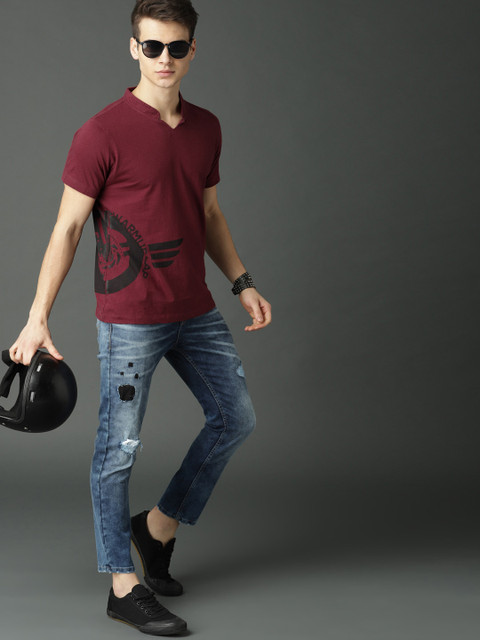 

Roadster Men Maroon Printed Mandarin Collar T-shirt