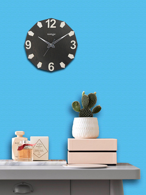 

RANDOM Coffee Brown Round Textured 29.21 cm Analogue Wall Clock