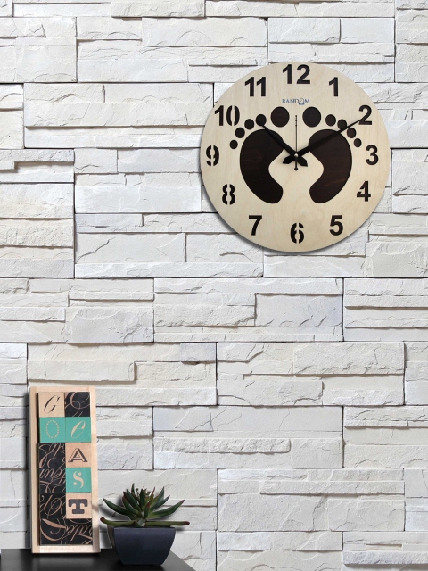 

RANDOM Beige Round Printed 29.21 cm Analogue Wall Clock