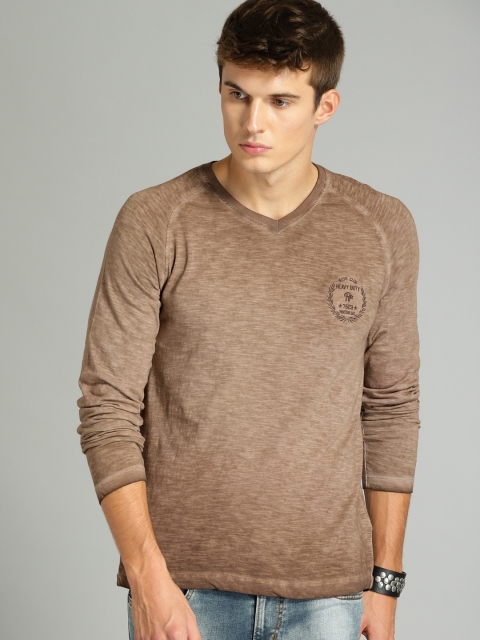 

Roadster Men Brown Dyed V-Neck T-shirt