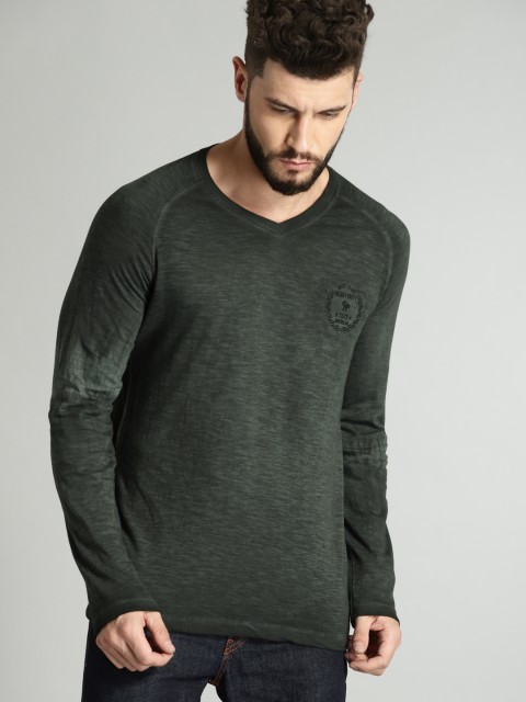 

Roadster Men Charcoal Grey Faded V-Neck T-shirt