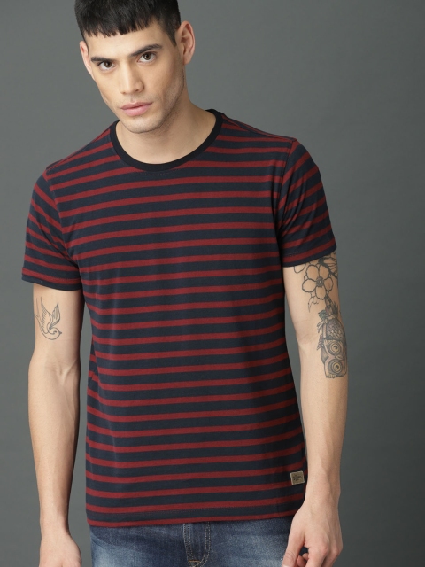 

Roadster Men Maroon Striped Round Neck T-shirt