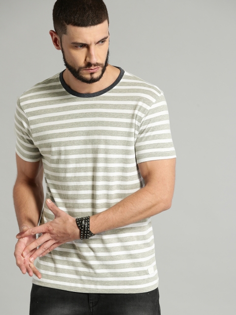 

Roadster Men White & Grey Striped Round Neck T-shirt