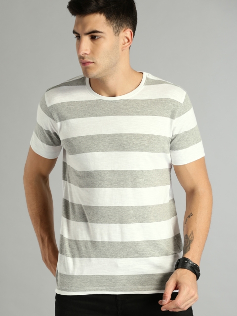 

Roadster Men White & Grey Striped Round Neck T-shirt