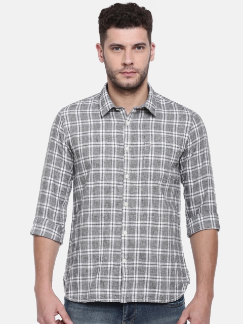 

Lee Cooper Men Grey & White Regular Fit Checked Casual Shirt