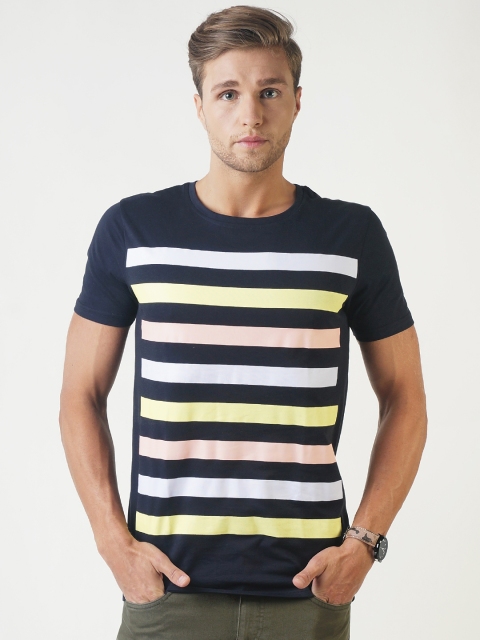 

Blue Saint Men Blue Striped Round Neck T-shirt