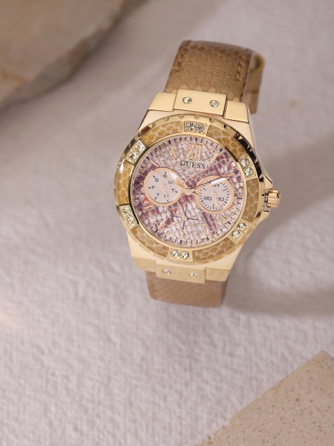 

GUESS Women Beige & Gold-Toned Analogue Watch W0775L13