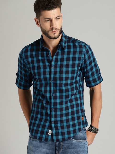 

Roadster Men Blue Regular Fit Checked Casual Shirt