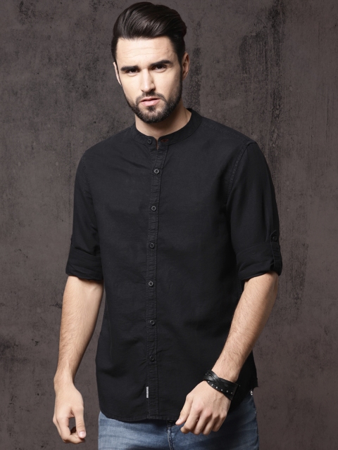 

Roadster Men Black Regular Fit Solid Casual Shirt