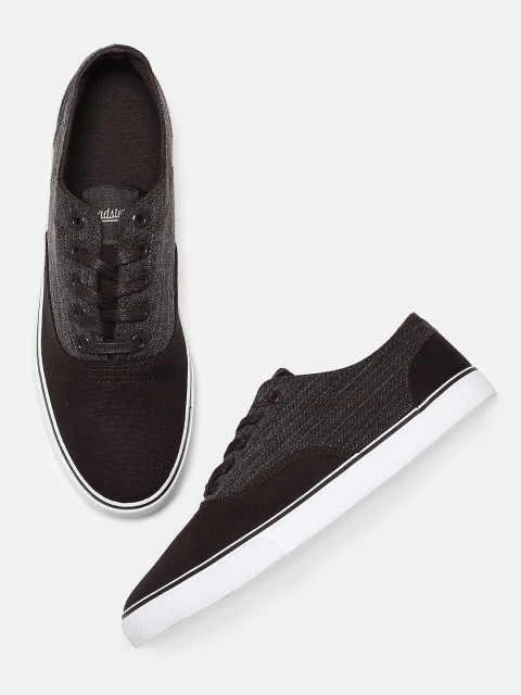 

Roadster Men Brown Sneakers
