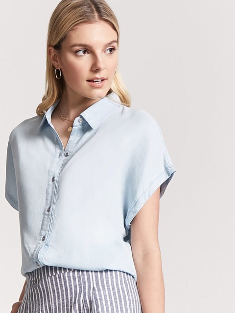 

FOREVER 21 Women Blue Regular Fit Solid Chambray Casual Shirt