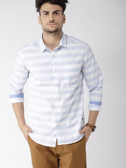 

LOCOMOTIVE Men Blue & White Slim Fit Striped Casual Shirt
