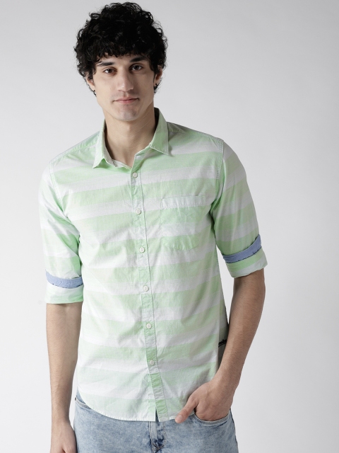 

LOCOMOTIVE Men Green & White Slim Fit Striped Casual Shirt