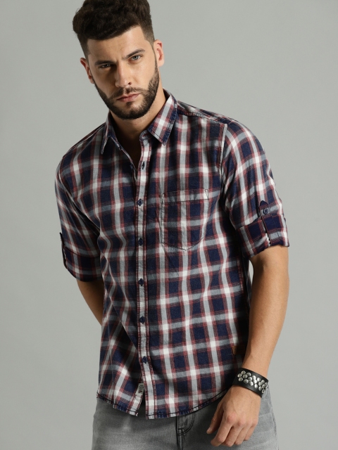 

Roadster Men Blue & Maroon Regular Fit Checked Casual Shirt