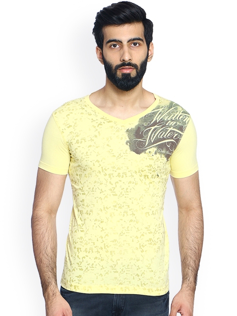 

Duke Men Yellow Solid V-Neck T-shirt