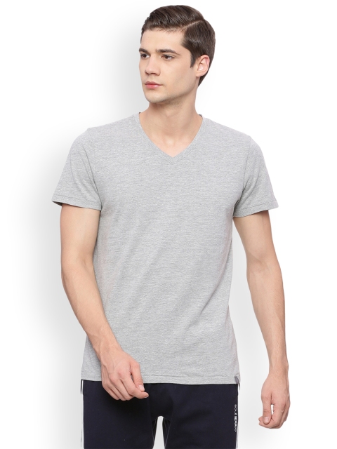

Soul Space Men Grey Solid V-Neck T-shirt