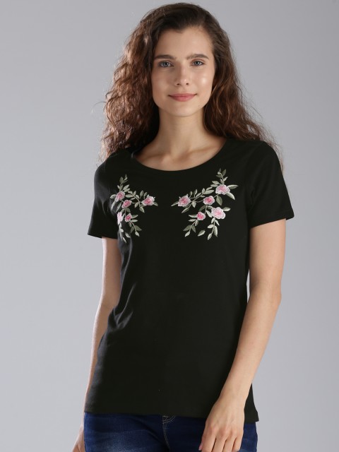 

Bossini Women Black Embroidered Round Neck T-shirt