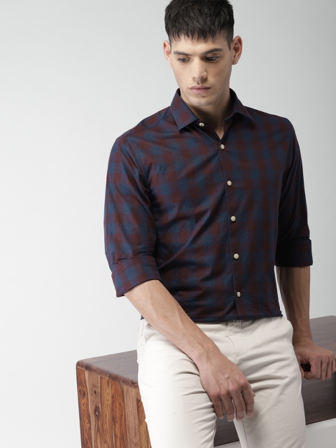 

INVICTUS Men Maroon & Navy Slim Fit Checked Semiformal Shirt