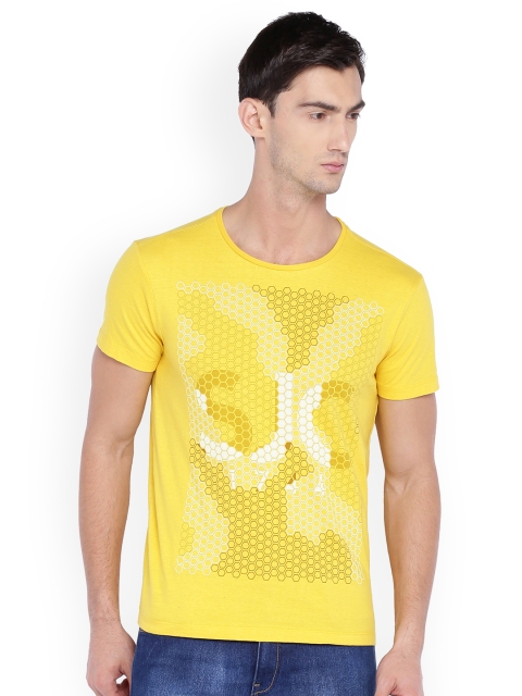 

Solly Jeans Co. Men Yellow Printed Round Neck T-shirt