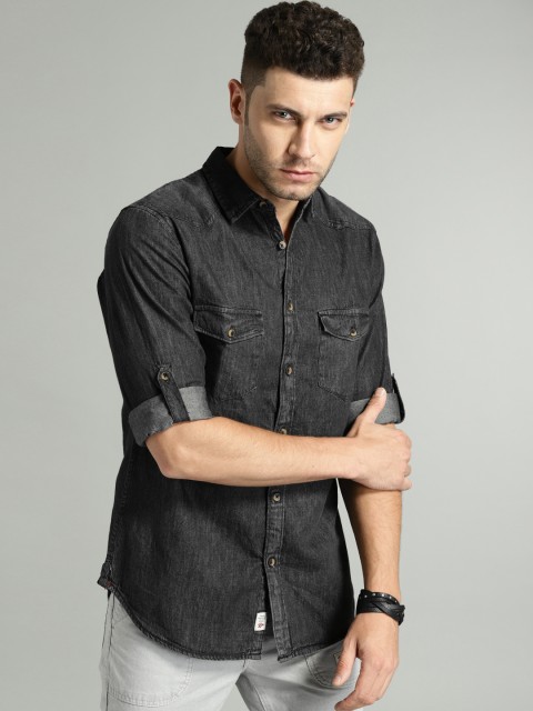 

Roadster Men Black Solid Denim Shirt