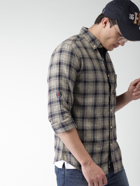 

Harvard Men Beige & Navy Blue Slim Fit Checked Casual Shirt