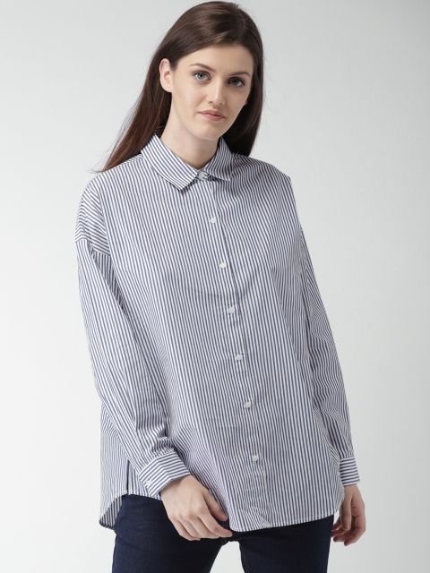 

FOREVER 21 Women Blue & White Regular Fit Striped Casual Shirt