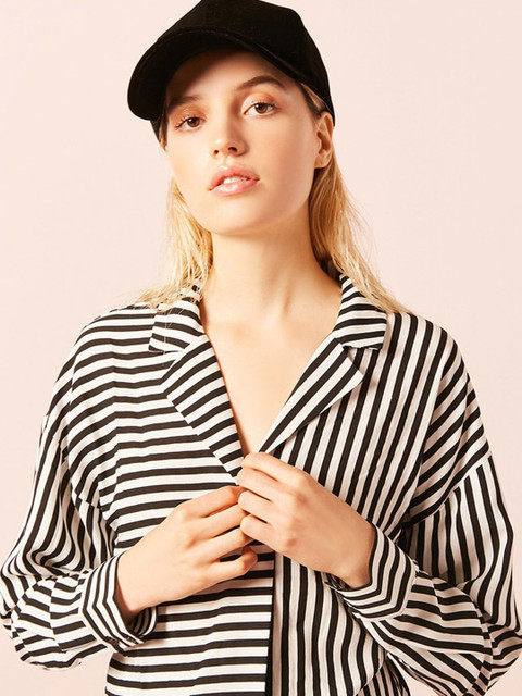 

FOREVER 21 Women Black % White Striped Top