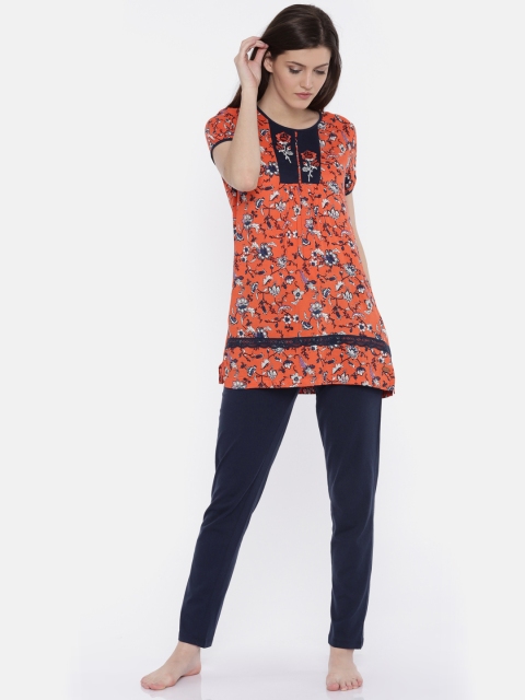 

MADAME M SECRET Women Orange & Navy Blue Printed Night suit