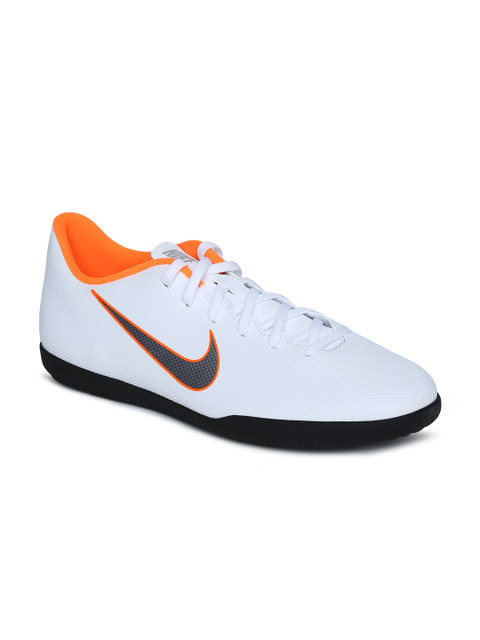 

Nike Unisex White VAPORX 12 CLUB Football Shoes