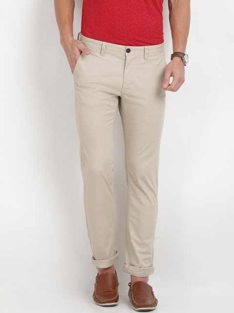 

Indian Terrain Men Beige Brooklyn Slim Fit Solid Chinos