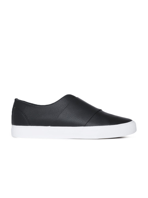 

ether Women Black Slip-On Sneakers