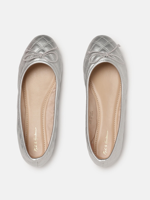 

Mast & Harbour Women Silver-Toned Solid Ballerinas