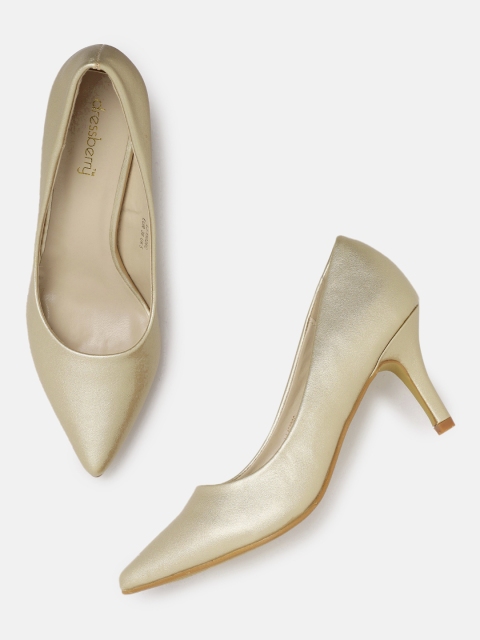 

DressBerry Women Gold-Toned Solid Pumps