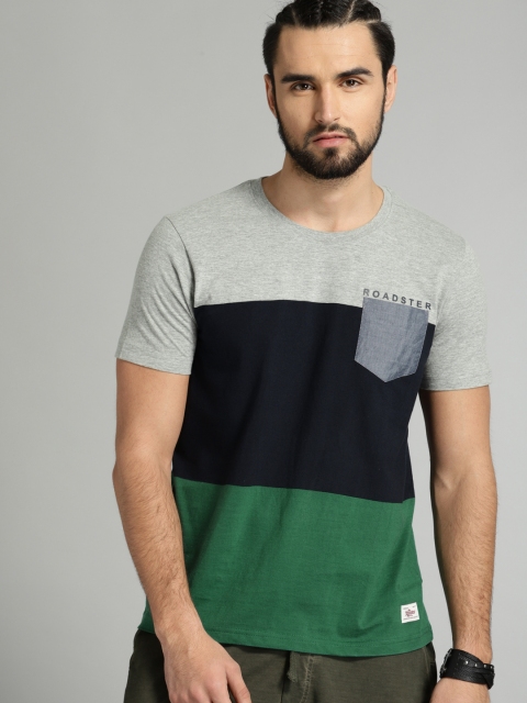 

Roadster Time Travlr Men Grey Melange & Navy Colourblocked Round Neck T-shirt