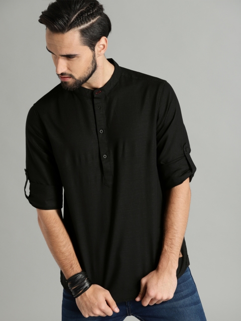 

Roadster Time Travlr Men Black Regular Fit Solid Casual Shirt