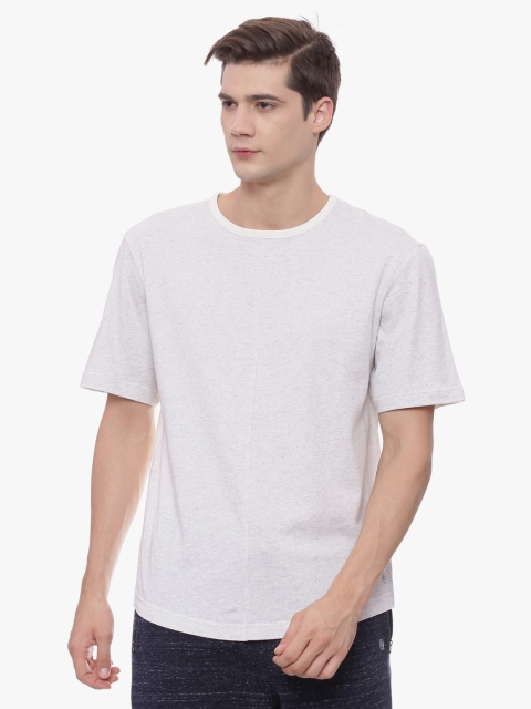 

Soul Space Men White Solid Round Neck T-shirt