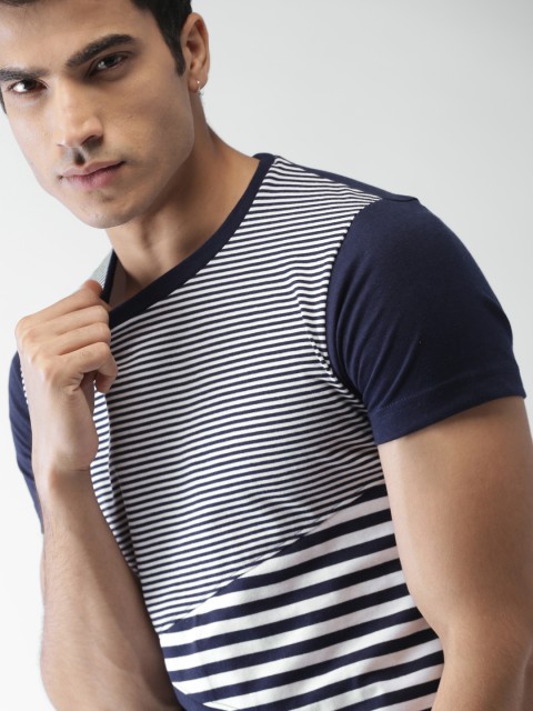 

INVICTUS Men Navy Blue & White Striped Round Neck T-shirt