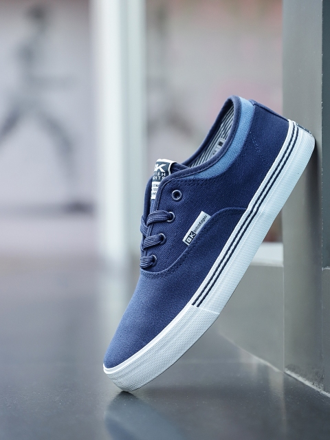 

BRITISH KNIGHTS Men Blue Sneakers