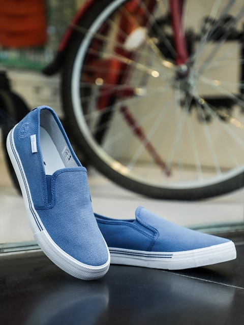 

BRITISH KNIGHTS Men Blue Slip-On Sneakers