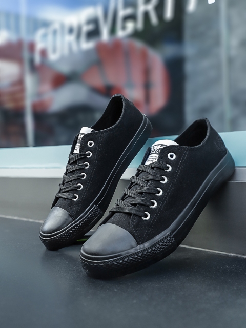 

BRITISH KNIGHTS Men Black Sneakers