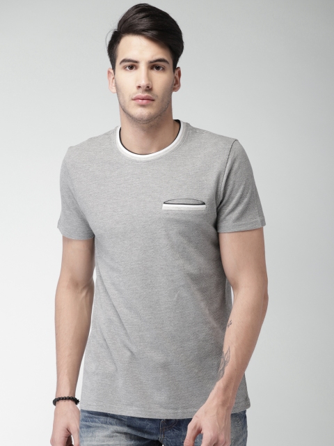 

Celio Men Grey Self Design Round Neck T-shirt With Chest Pocket