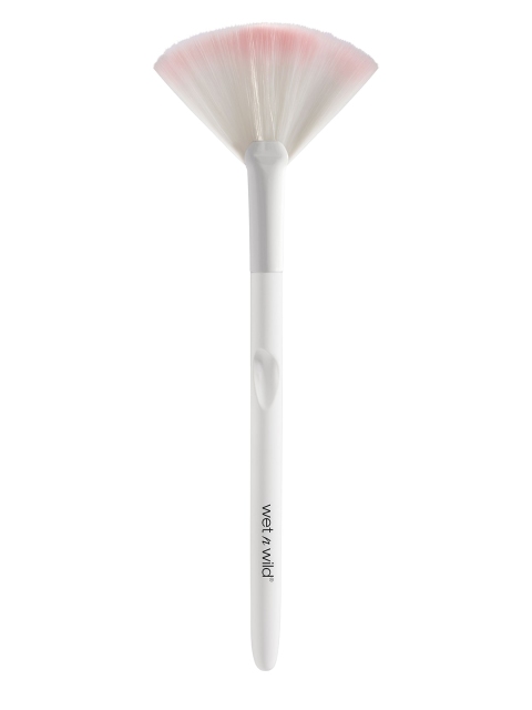 

Wet n Wild Sustainable Fan Brush EC791A - White
